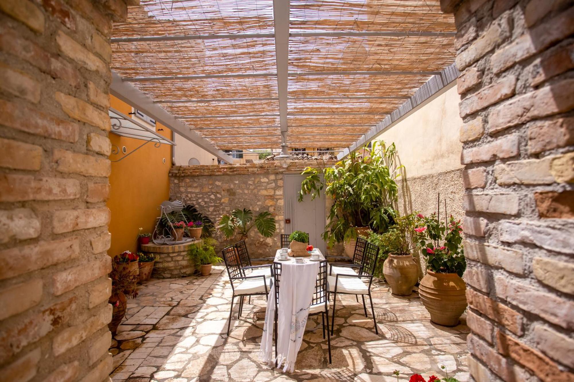 Pithari House Ferienhaus *